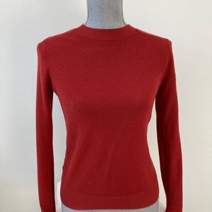 Women’s long sleeved lightweight LOFT sweater XS